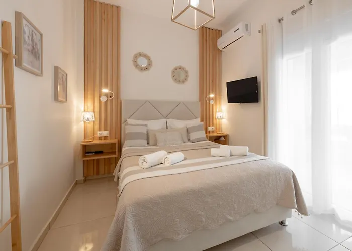 Diogenis Deluxe Apartment *